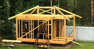 Сарай из бруса 100х100 в Черногорске - строительство под ключ | Строй-Чрн от 42368 руб.